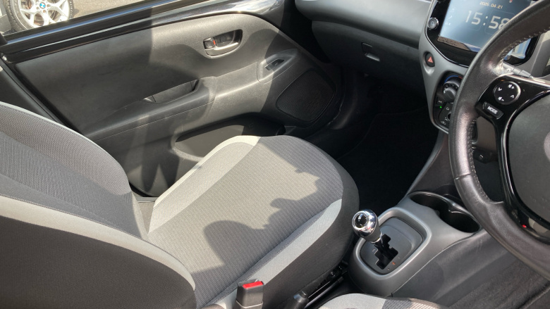 Toyota Aygo 1.0 VVT-i X-Play TSS 5dr x-shift Petrol Hatchback